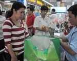 Dùng túi vải thay túi nilông, cớ sao bạn chưa làm?