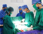 Cứu sống mẹ con sản phụ uống hết 2/3 lọ thuốc sâu tự tử