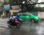 Mưa trái mùa giảm nhiệt cho TP.HCM, coi chừng chất ô nhiễm