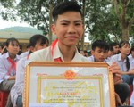 Nam sinh lớp 9 cứu được ba em học sinh lớp 7 đuối nước