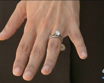 Đánh rơi nhẫn cưới 11 năm, bất ngờ có người tìm trả