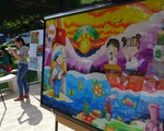 Tranh vẽ Hoàng Sa, Trường Sa của trẻ em trưng bày dọc biển Nha Trang