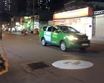 Không nói không được: đèn Led quảng cáo rọi xuống đường