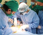 Em trai hiến thận cứu sống chị gái