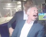 Video Rio Ferdinand và Gary Lineker phát cuồng với 
