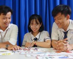 Học sinh lớp 11 sáng tạo bộ trò chơi bảo vệ trẻ