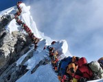 Hai người chết vì xếp hàng chờ trên đỉnh núi Everest?