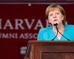 Thủ tướng Merkel khuyên nhủ người trẻ: Hãy dành ra những phút giây lắng đọng