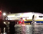 Máy bay Boeing 737 chở 143 người lao xuống sông tại Florida