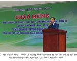 Trường cho treo biển ‘chào mừng nhà báo quốc tế’ vì thấy có trung ương về dự