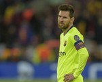 Lần đầu tiên ở mùa này, Messi bị điểm... dưới trung bình