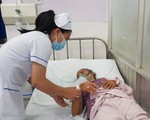 7 bà cháu hôn mê, 1 cháu tử vong do ngạt khí thải máy phát điện