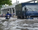 Hôm nay triều cường TP.HCM có thể lên 1,62m, miền Trung mưa lớn