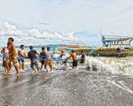 Xem xét khen thưởng cho tàu ngư dân cứu 22 ngư dân Philippines