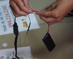 Bắt nhóm thanh niên mua thiết bị gian lận thi cử từ Trung Quốc về bán