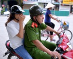 Công an đón thí sinh ngủ quên: Tường trình tại chỗ của phóng viên Tuổi Trẻ
