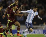 Argentina đương đầu 