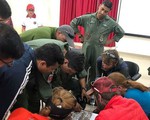 Điều trực thăng tìm 8 nhà leo núi mất tích