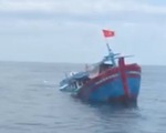 Tàu cá Quảng Ngãi chìm trên biển, 2 ngư dân mất tích