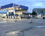 Nhiều cửa hàng tháo bỏ bảng hiệu xăng dầu của đại gia Trịnh Sướng