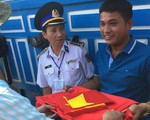 32 ngư dân Trung Quốc trôi dạt ở Trường Sa đã được bàn giao trên biển