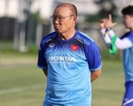 HLV Park Hang Seo phải 