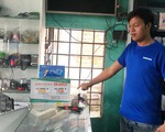 Trộm dỡ mái tiệm, đột nhập lấy 80 chiếc điện thoại