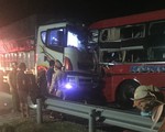 Xe khách và xe tải đâm trực diện, 1 người chết, nhiều người bị thương