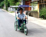 Xe lắc chạy bằng năng lượng mặt trời cho người khuyết tật