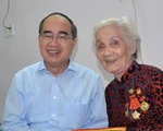 Bí thư Nguyễn Thiện Nhân đi thăm Mẹ Việt Nam Anh hùng, thương binh
