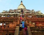 Myanmar cấm du khách leo lên các ngôi chùa ở Bagan