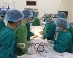 Nữ bệnh nhân bị hóc thịt bò, biến chứng ápxe cạnh miệng thực quản