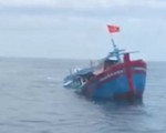 Chìm tàu cá trên biển Bình Thuận, 5 thuyền viên mất tích