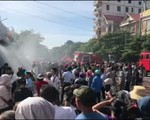 Cháy chợ ở Vinh, bác sĩ giúp tiểu thương sơ tán