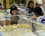 Giá vàng thế giới lập kỷ lục mới, vàng trong nước tăng nhanh giảm nhanh