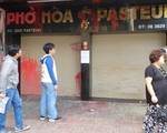 Bị tạt chất bẩn liên tục, quán phở Hòa ở Sài Gòn tạm đóng cửa