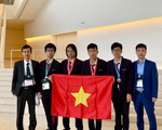 Hai học sinh Việt Nam giành huy chương vàng Olympic tin học quốc tế