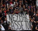 Neymar bị cổ động viên PSG gọi là ‘con hoang’