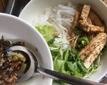 Vu lan, thèm món bún thính rang mẹ làm