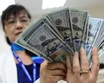 Đồng USD bật tăng mạnh, đẩy giá vàng giảm