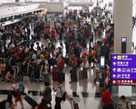 Hàng không, du lịch Hong Kong thiệt hại nặng vì biểu tình
