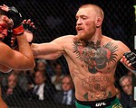 Võ sĩ UFC McGregor bị lên án vì đấm cụ già từ chối lời mời rượu