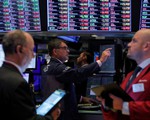 Chứng khoán Mỹ từ xanh thành đỏ sau khi ông Trump nói áp thuế Trung Quốc