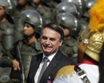 Brazil triển khai quân đội dập lửa cứu 