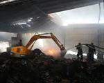 Cháy lớn tại nhà máy giấy, thiệt hại trên 1 tỉ đồng