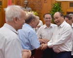 Thủ tướng gặp mặt các cán bộ từng trực tiếp phục vụ, bảo vệ Bác Hồ