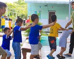 Ngôi trường không tiếng đọc bài, học trò chủ yếu xới đất, trồng hoa...