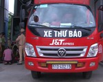 Dùng xe thư báo để chở bình xịt hơi cay, hàng lậu