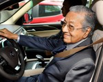 Thủ tướng Mahathir khen người Việt ham học, ấn tượng trước bước tiến của Việt Nam