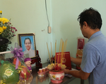 Trao bằng tốt nghiệp đại học cho sinh viên mất vì ung thư